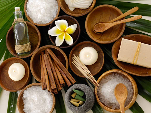 Ingredient Spotlight: The Power of Beeswax in Natural Skin Care Products - MS Traveloo